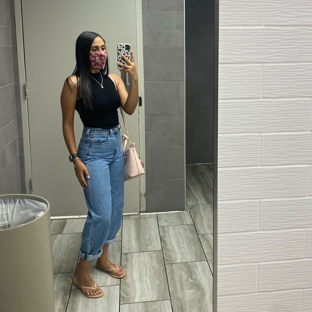 Meet your Posher, Iliana